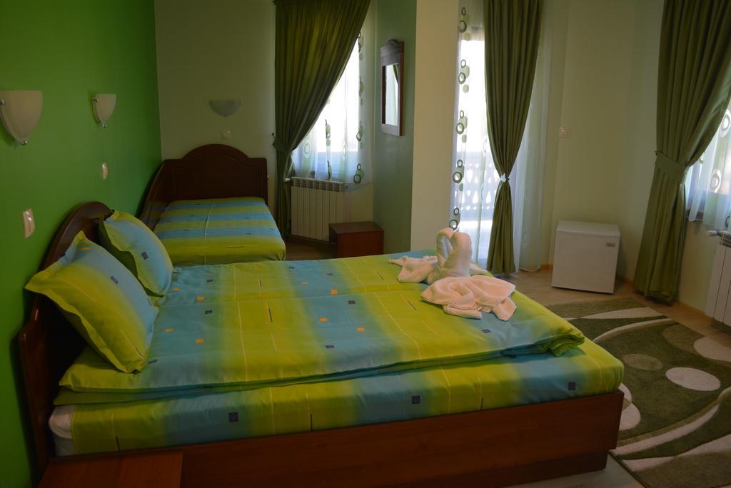קופריבשטיצה Guest House H Dzhogolanov מראה חיצוני תמונה