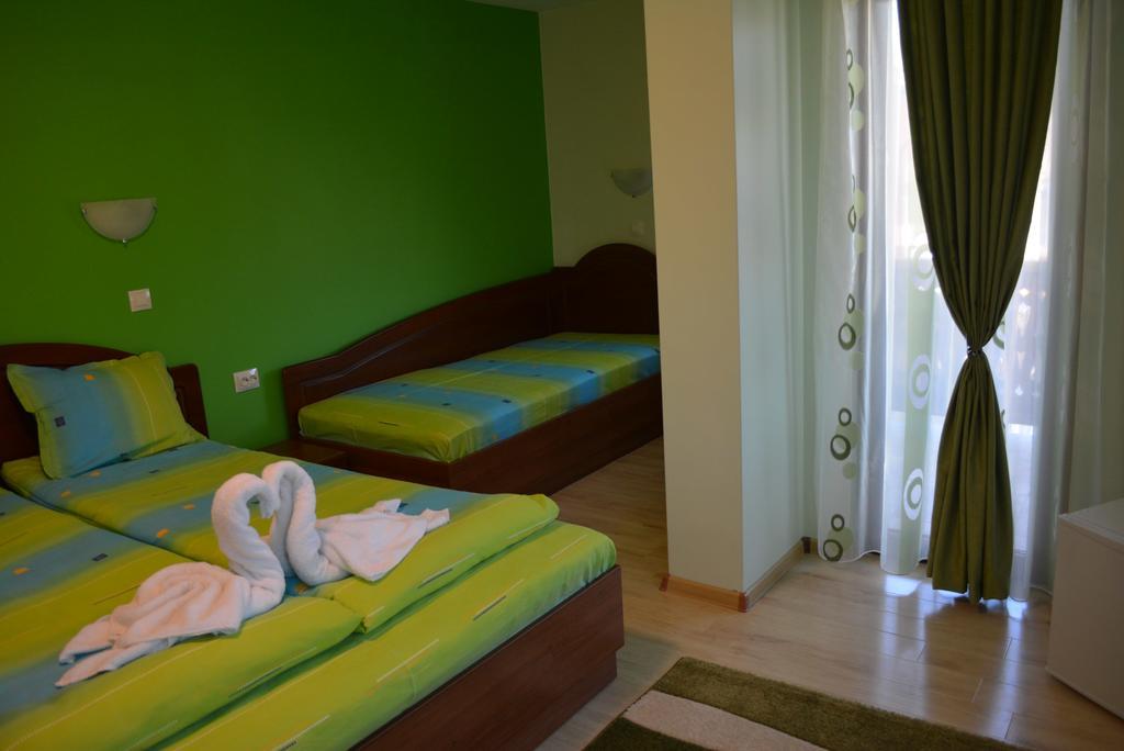 קופריבשטיצה Guest House H Dzhogolanov מראה חיצוני תמונה