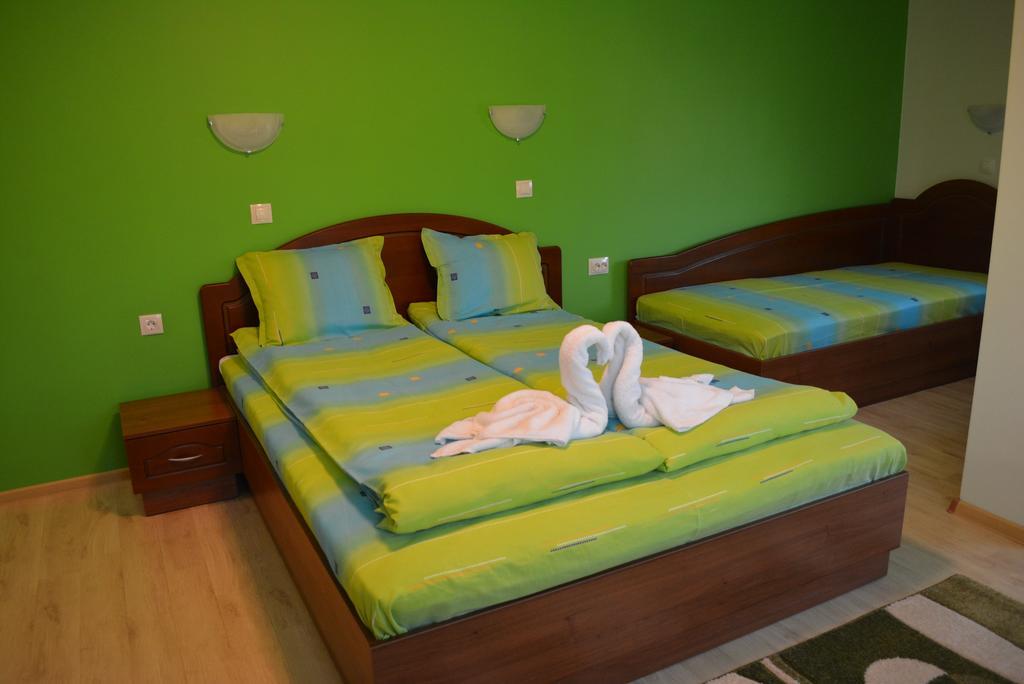 קופריבשטיצה Guest House H Dzhogolanov מראה חיצוני תמונה