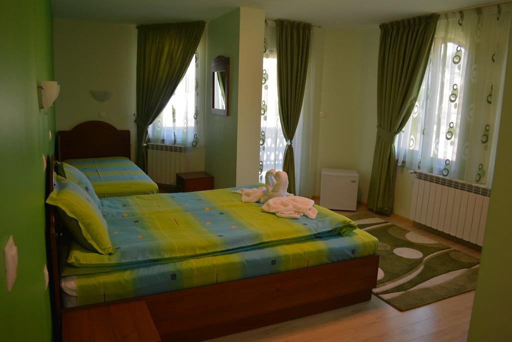 קופריבשטיצה Guest House H Dzhogolanov מראה חיצוני תמונה