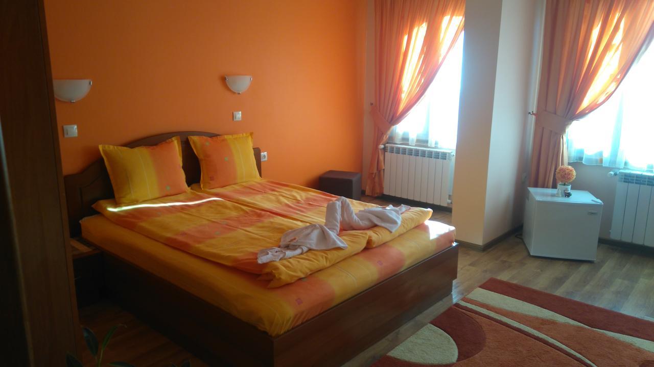 קופריבשטיצה Guest House H Dzhogolanov מראה חיצוני תמונה