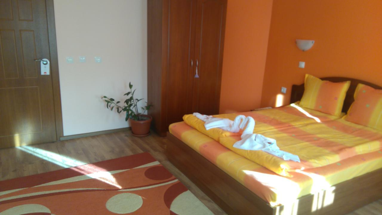 קופריבשטיצה Guest House H Dzhogolanov מראה חיצוני תמונה